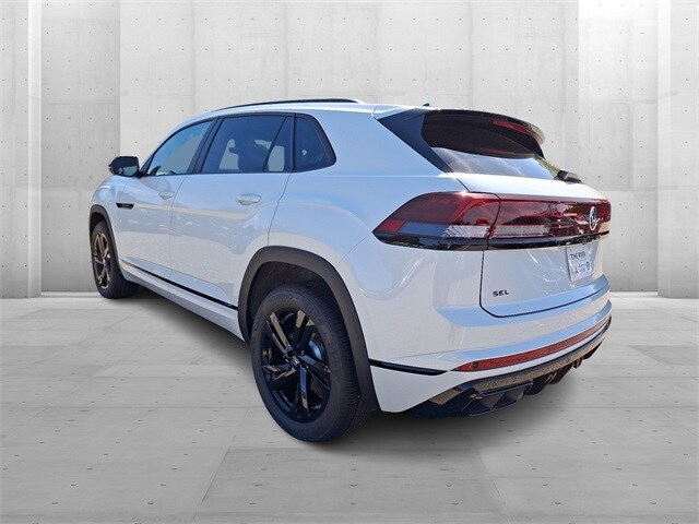 2026 Volkswagen Atlas Cross Sport SEL R-Line photo 2