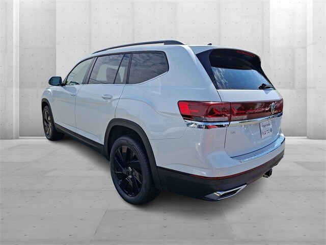 2026 Volkswagen Atlas SE Technology photo 2