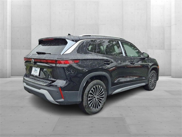 2025 Volkswagen Tiguan S photo 3