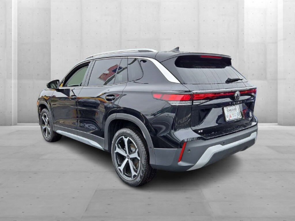 New 2026 Volkswagen Tiguan 2.0T SE SUV