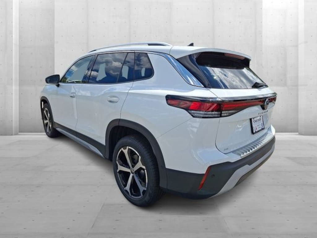 New 2025 Volkswagen Tiguan 2.0T SE SUV