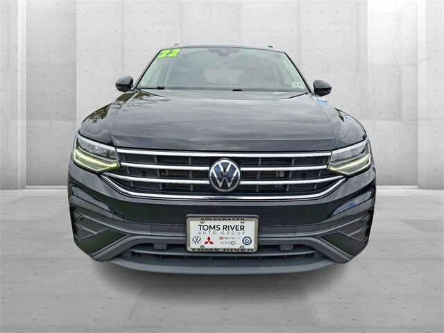 2022 Volkswagen Tiguan SE photo 2