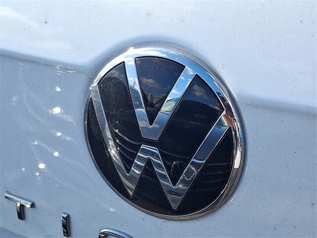 2024 Volkswagen Tiguan SE Wolfsburg Edition photo 3