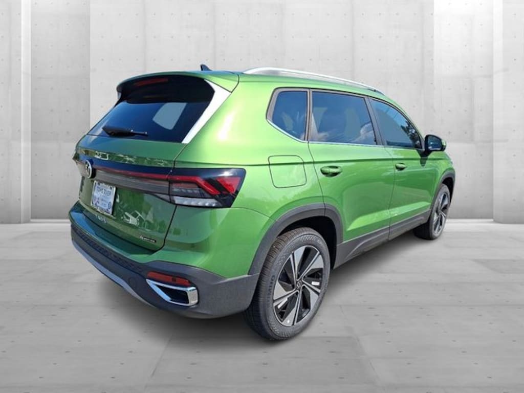 New 2026 Volkswagen Taos 1.5T SE SUV