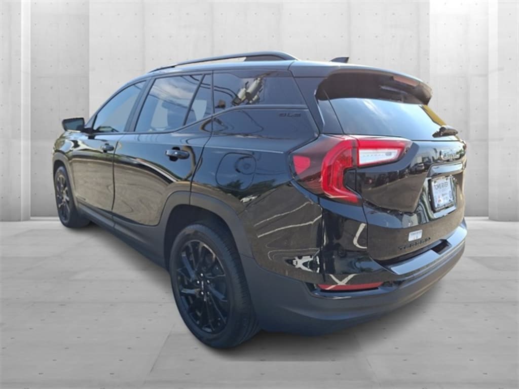 Used 2024 GMC Terrain SLE SUV