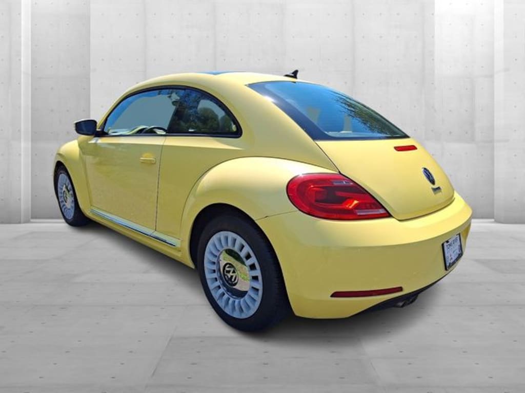 Used 2013 Volkswagen Beetle 2.5L Hatchback