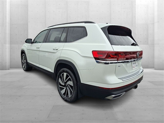 2026 Volkswagen Atlas SE Technology photo 2