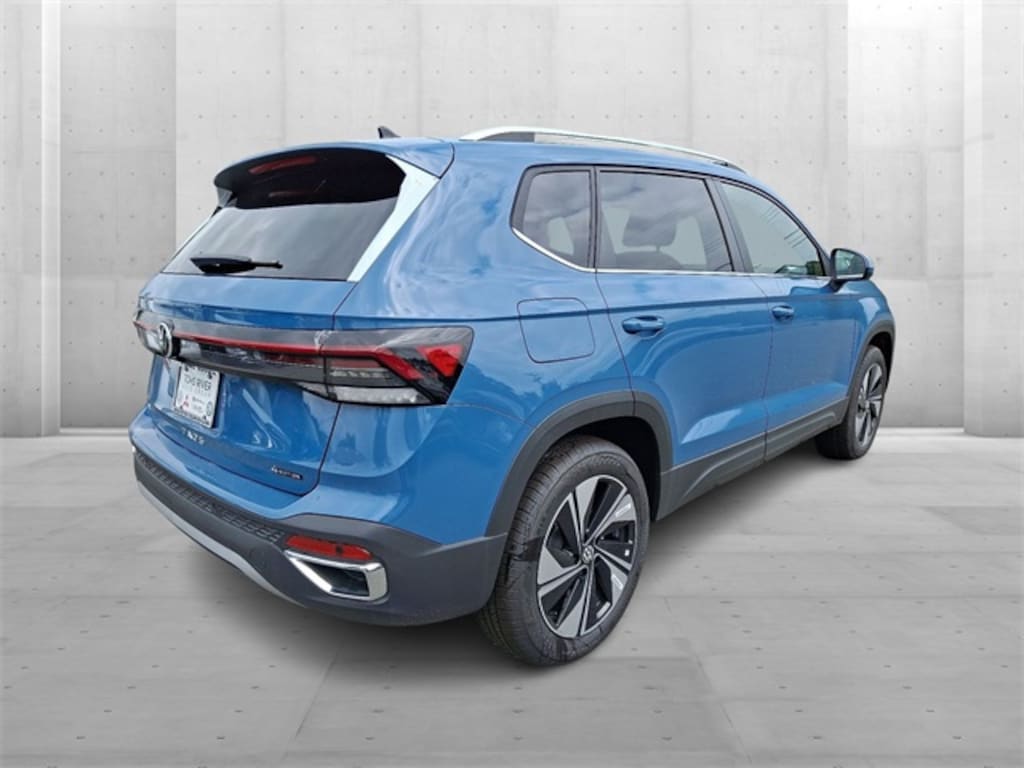 New 2025 Volkswagen Taos 1.5T SE SUV