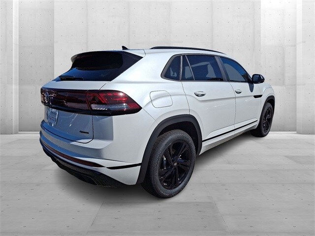 2026 Volkswagen Atlas Cross Sport SEL R-Line photo 3