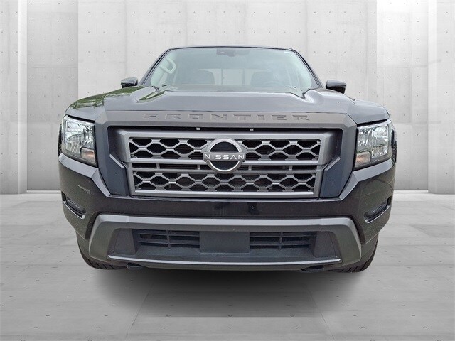 2022 Nissan Frontier SV photo 2