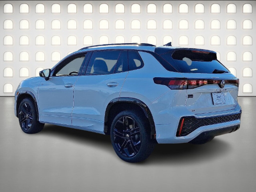 New 2026 Volkswagen Tiguan SE R-Line Black SUV