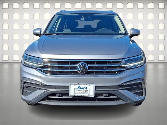 2024 Volkswagen Tiguan SE photo 2