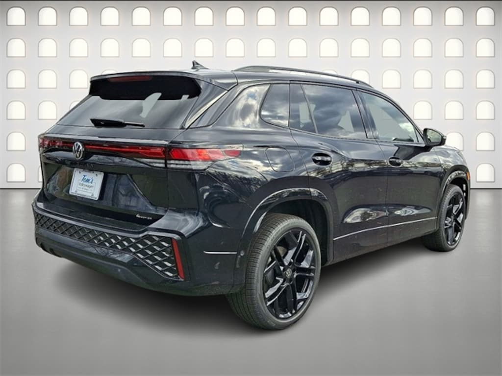 New 2026 Volkswagen Tiguan 2.0T SE R-Line Black SUV