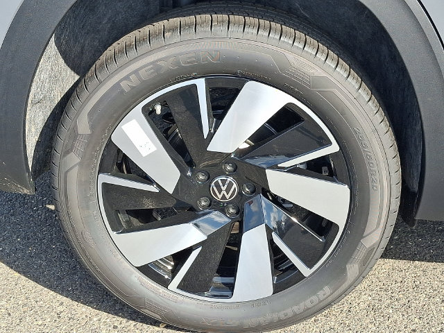2026 Volkswagen Atlas Cross Sport 5