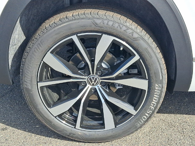 2026 Volkswagen Atlas Cross Sport 5