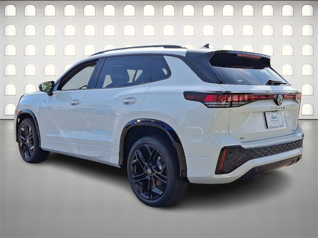 New 2025 Volkswagen Tiguan 2.0T SE R-Line Black SUV