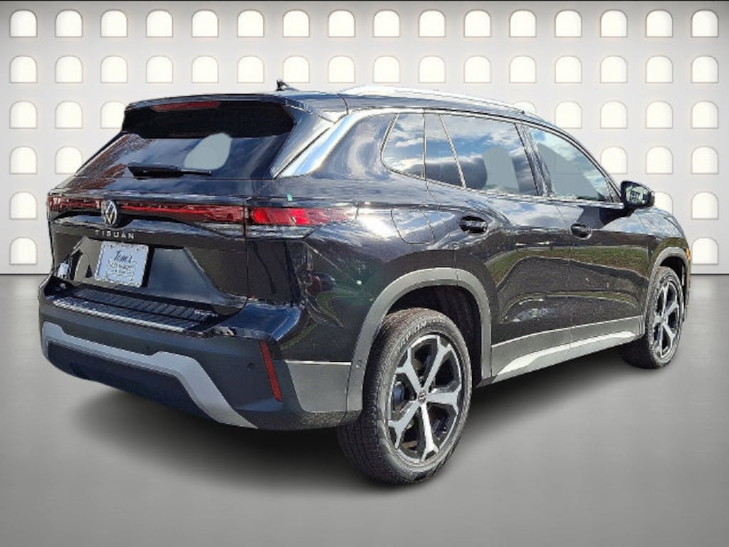 New 2026 Volkswagen Tiguan SE SUV