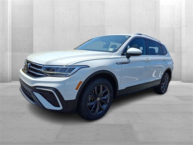 2022 Volkswagen Tiguan SE photo 2