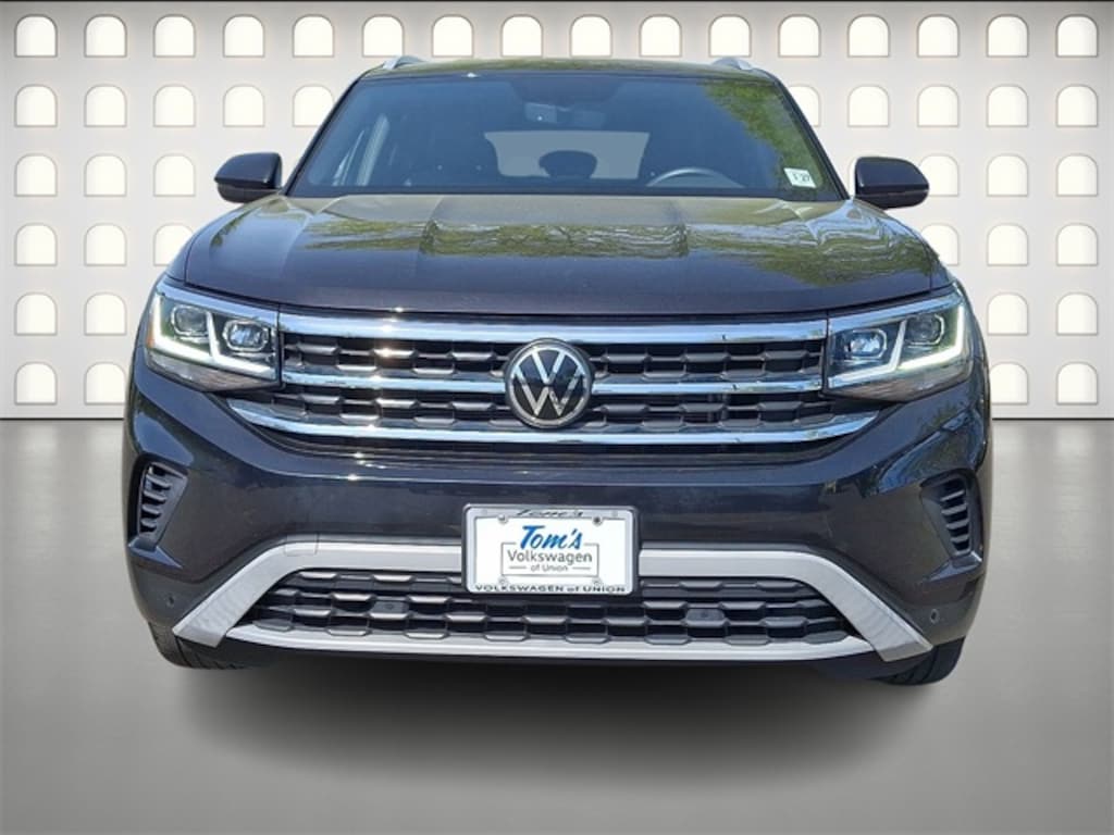 Used 2022 Volkswagen Atlas Cross Sport 3.6L V6 SE w/Technology SUV