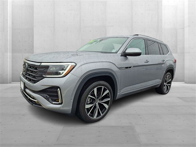 2024 Volkswagen Atlas SEL Premium R-Line photo 2