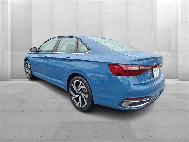 2025 Volkswagen Jetta 1.5T SEL photo 2