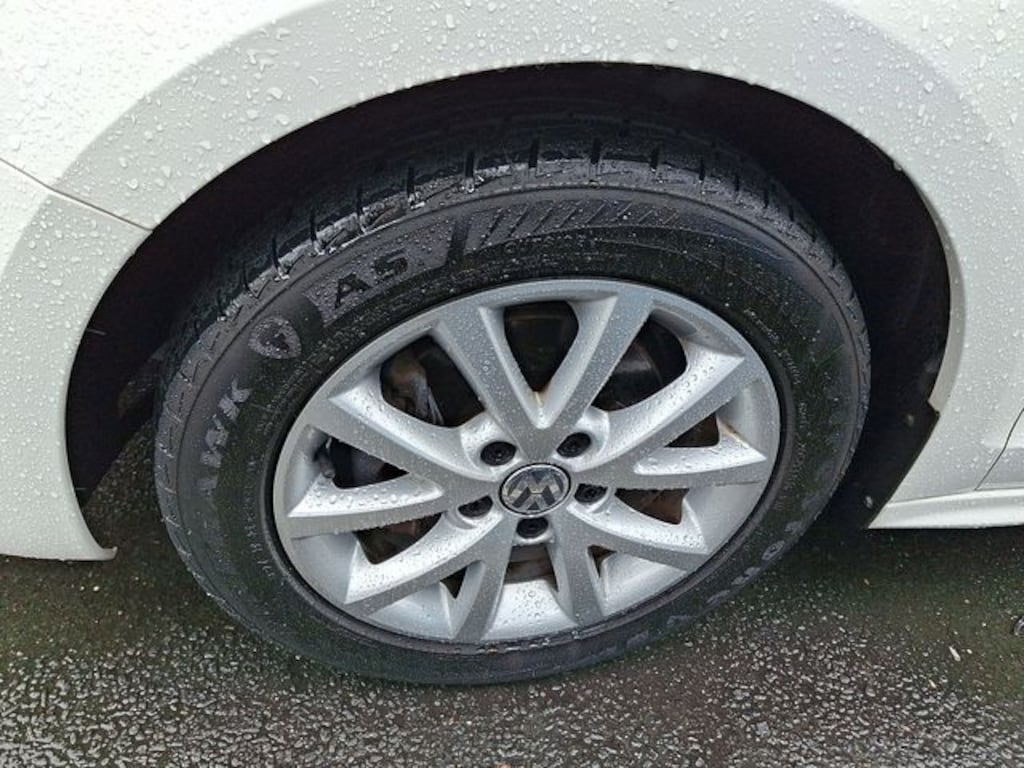 Used 2013 Volkswagen Jetta 2.5L SE Sedan