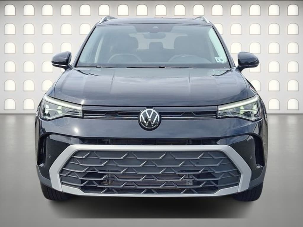Used 2025 Volkswagen Taos 1.5T SE SUV