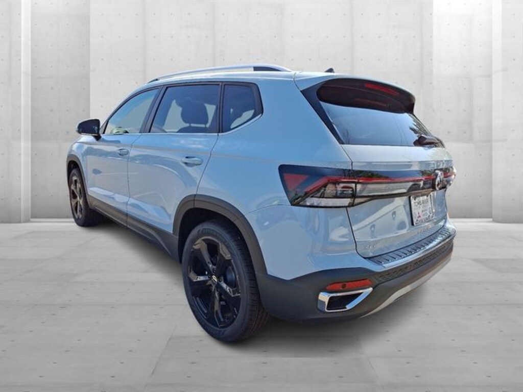 New 2025 Volkswagen Taos 1.5T SEL SUV