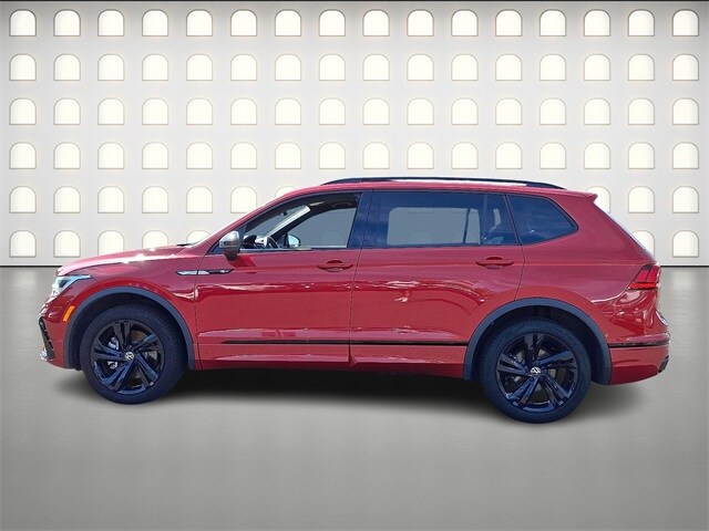 2024 Volkswagen Tiguan SE R-Line Black photo 4