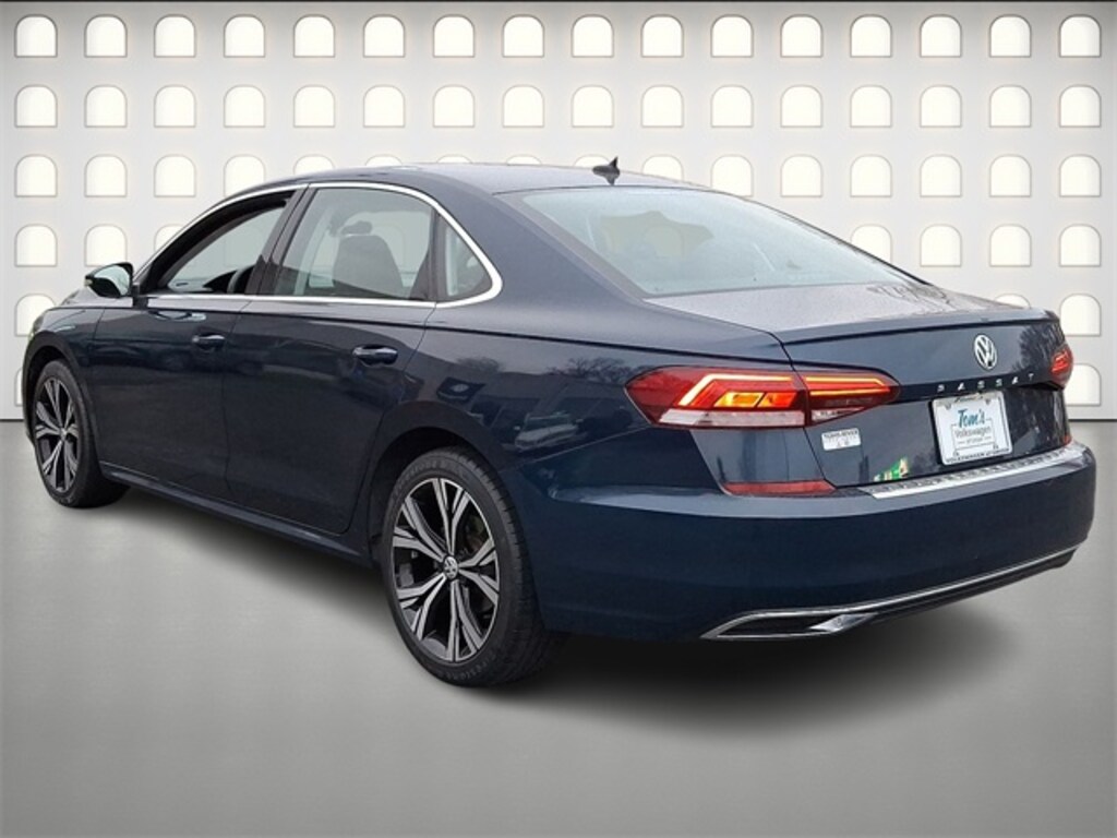 Used 2021 Volkswagen Passat 2.0T SE Sedan