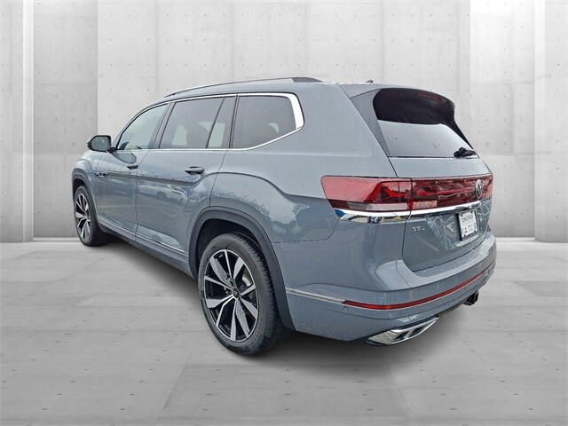 2025 Volkswagen Atlas SEL Premium R-Line photo 3