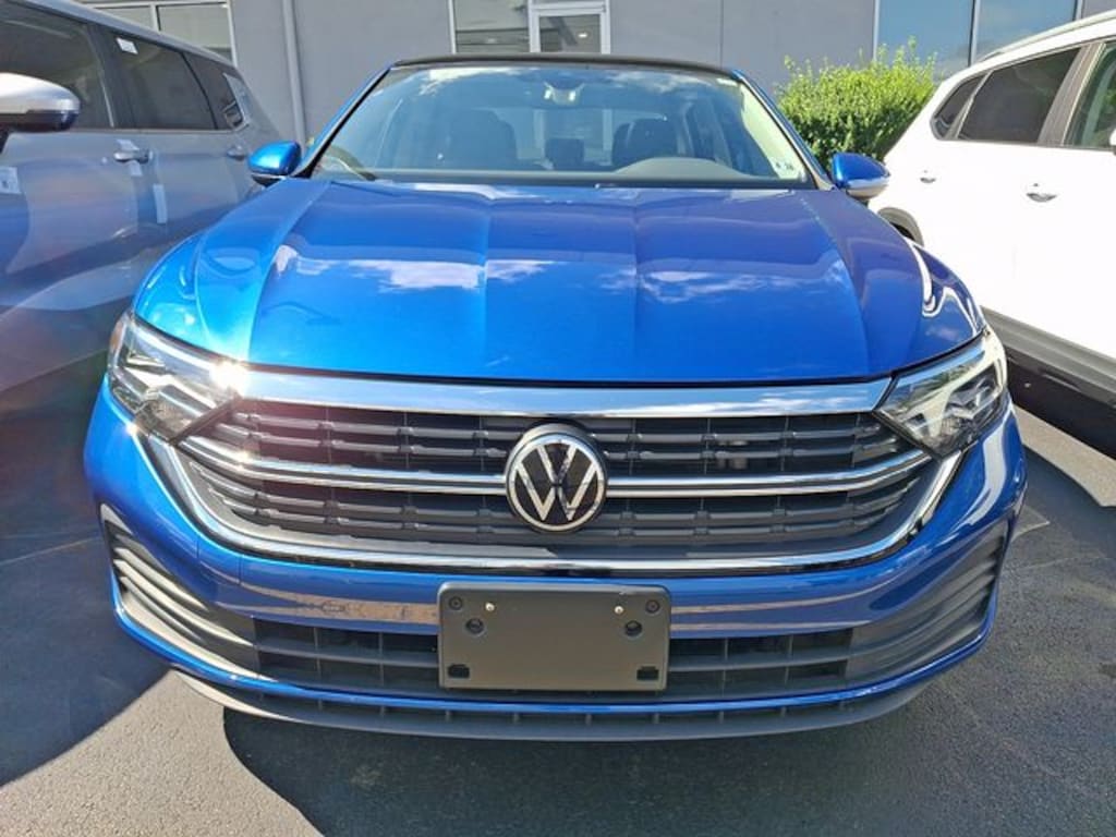 Used 2023 Volkswagen Jetta 1.5T SE Sedan