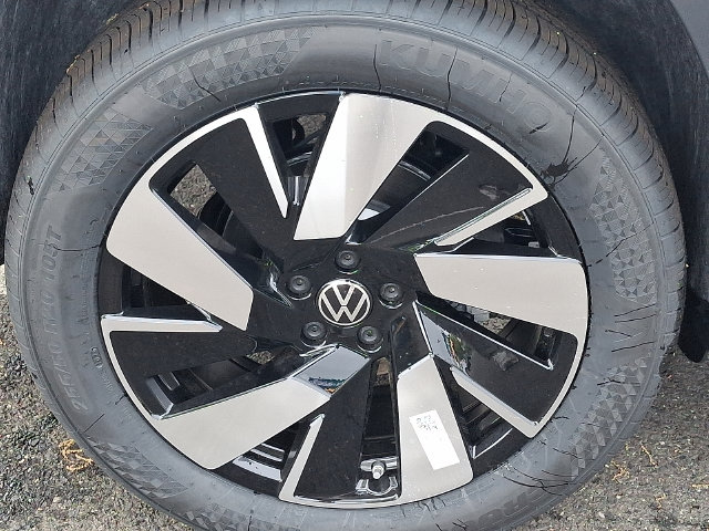 2026 Volkswagen Atlas Cross Sport 5