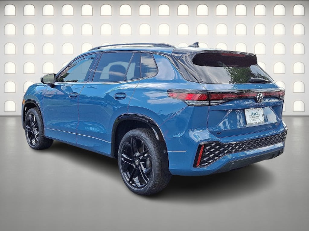 New 2026 Volkswagen Tiguan SE R-Line Black SUV