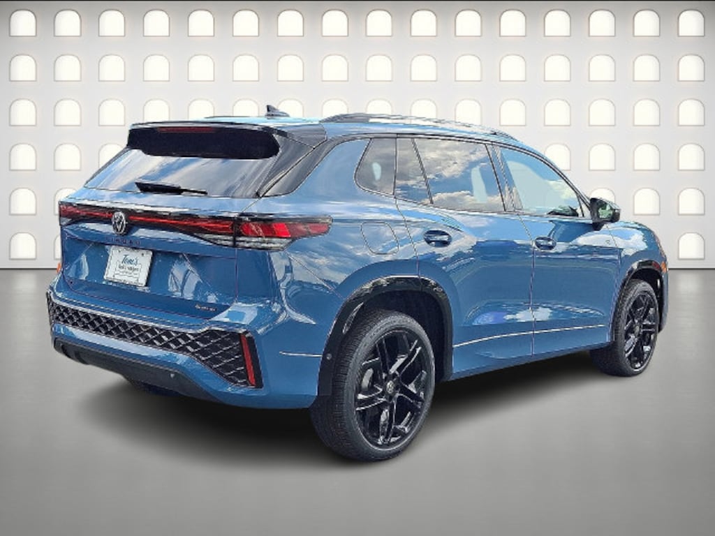 New 2026 Volkswagen Tiguan SE R-Line Black SUV