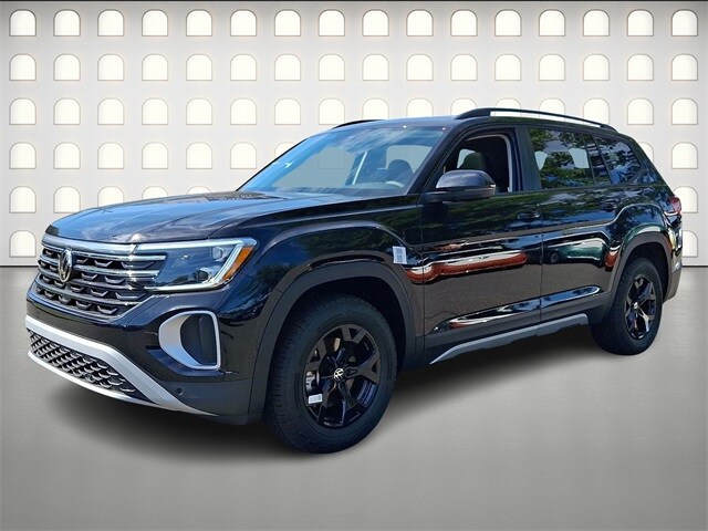 2026 Volkswagen Atlas Peak Edition SE photo 2