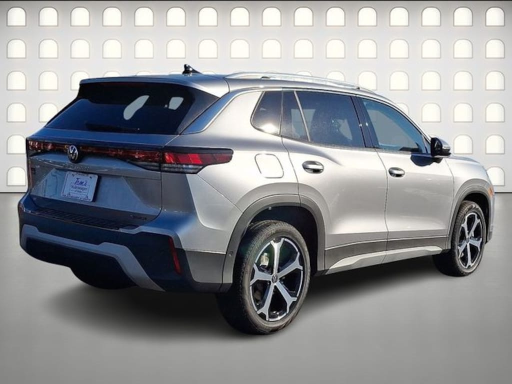 New 2026 Volkswagen Tiguan 2.0T SE SUV