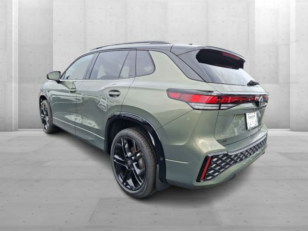 New 2026 Volkswagen Tiguan 2.0T SE R-Line Black SUV