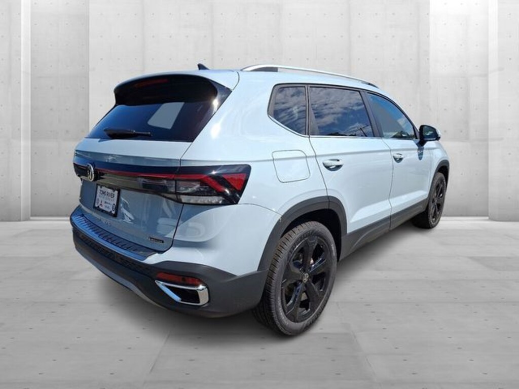 New 2025 Volkswagen Taos 1.5T SEL SUV