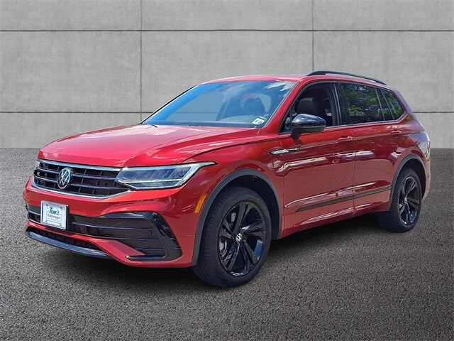 2024 Volkswagen Tiguan SE R-Line Black photo 3
