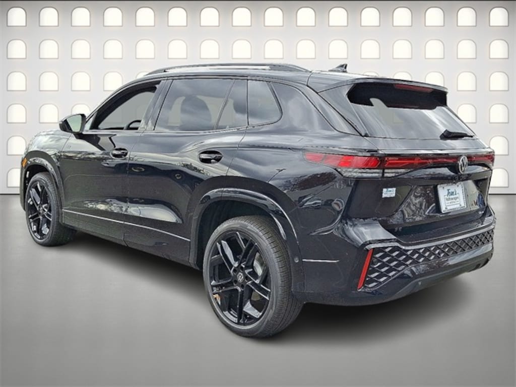 New 2026 Volkswagen Tiguan 2.0T SE R-Line Black SUV