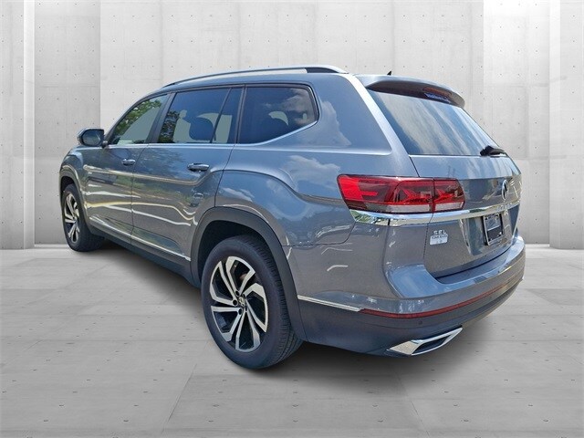 2022 Volkswagen Atlas SEL photo 2