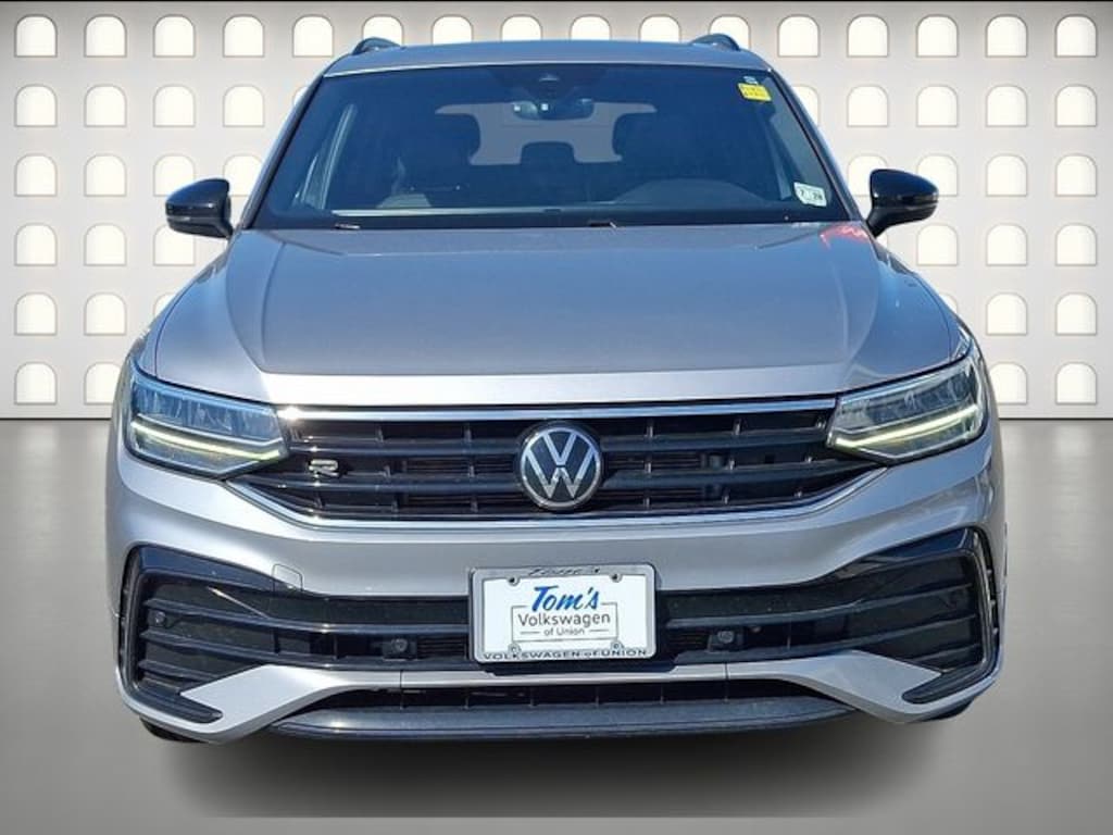 Used 2023 Volkswagen Tiguan 2.0T SE R-Line Black SUV
