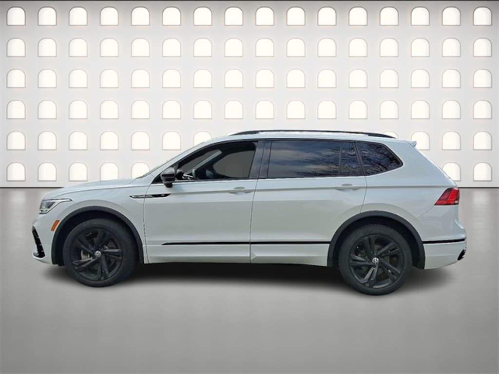 Used 2023 Volkswagen Tiguan 2.0T SE R-Line Black SUV