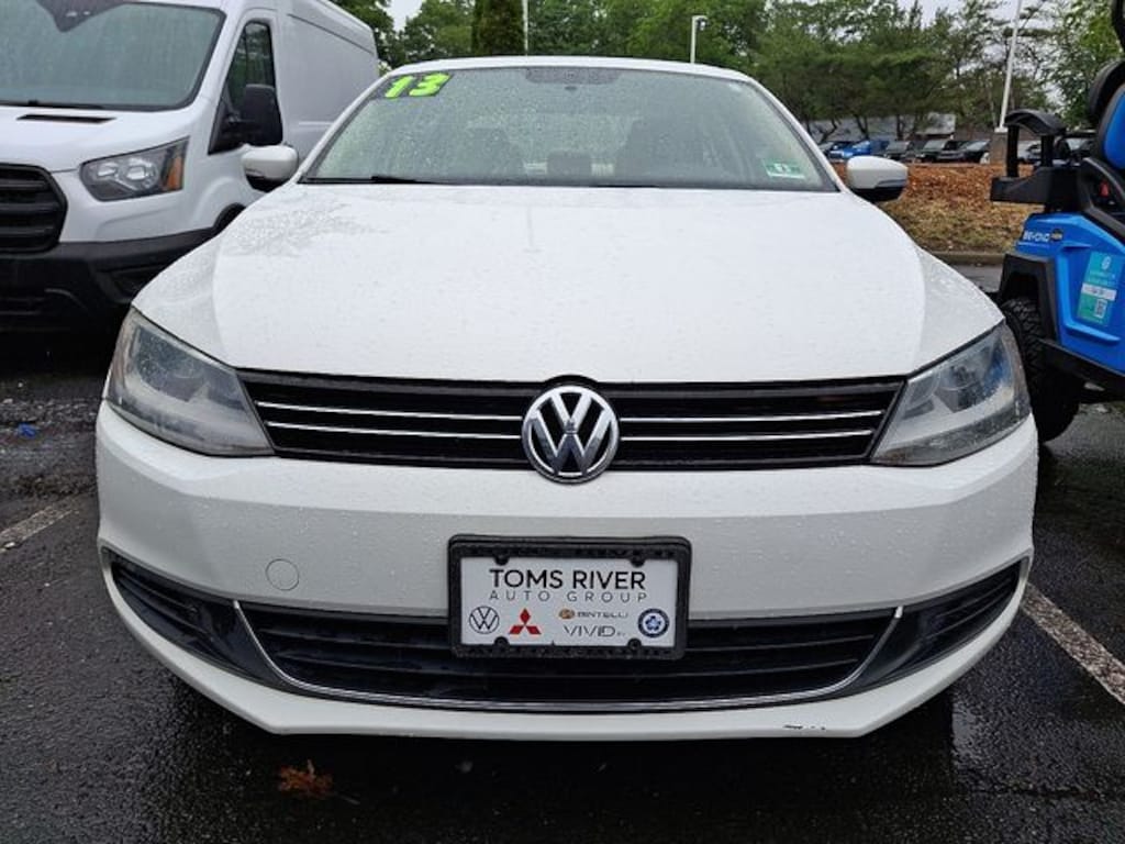 Used 2013 Volkswagen Jetta 2.5L SE Sedan