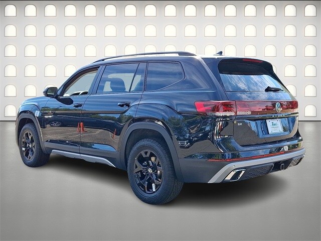2026 Volkswagen Atlas Peak Edition SE photo 3