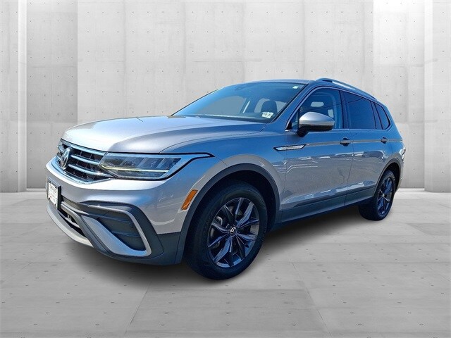2022 Volkswagen Tiguan SE photo 2