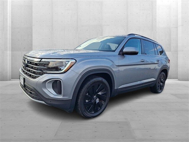 2025 Volkswagen Atlas SE Technology photo 2