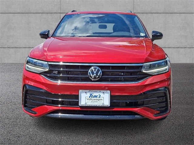 2024 Volkswagen Tiguan SE R-Line Black photo 2