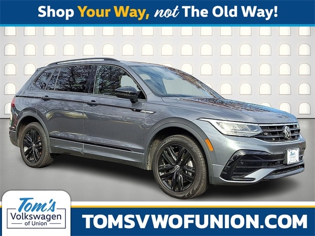 2022 Volkswagen Tiguan SE R-LINE BLACK